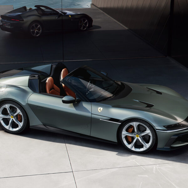 New Ferrari V12 ext 06 Design spider media 33dfdd96 fc1a 4265 9ca3 0da94edf7ec7